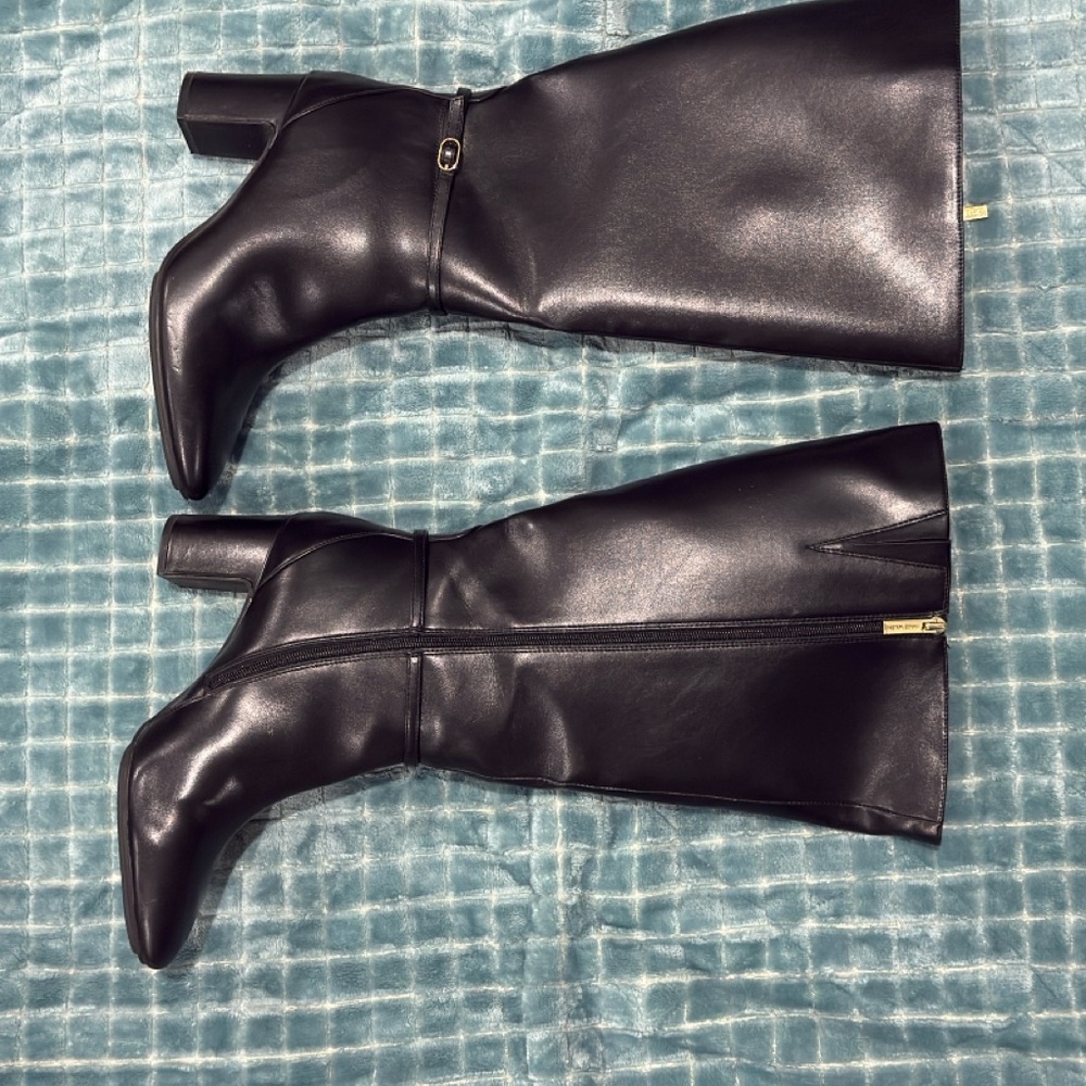 Anne Klein Black Heeled Boots